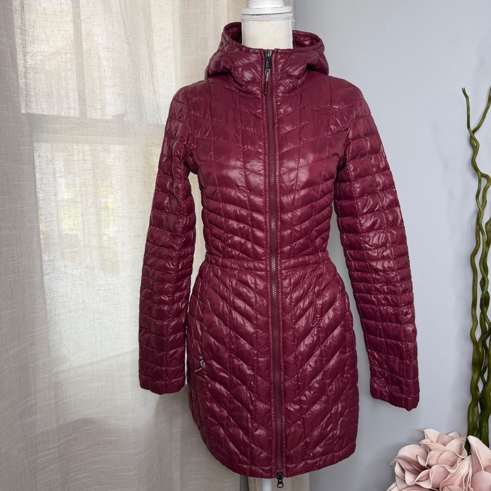 North Face Thermoball Parka Quilted Hooded Burgundy Women's Size XS Extra Small